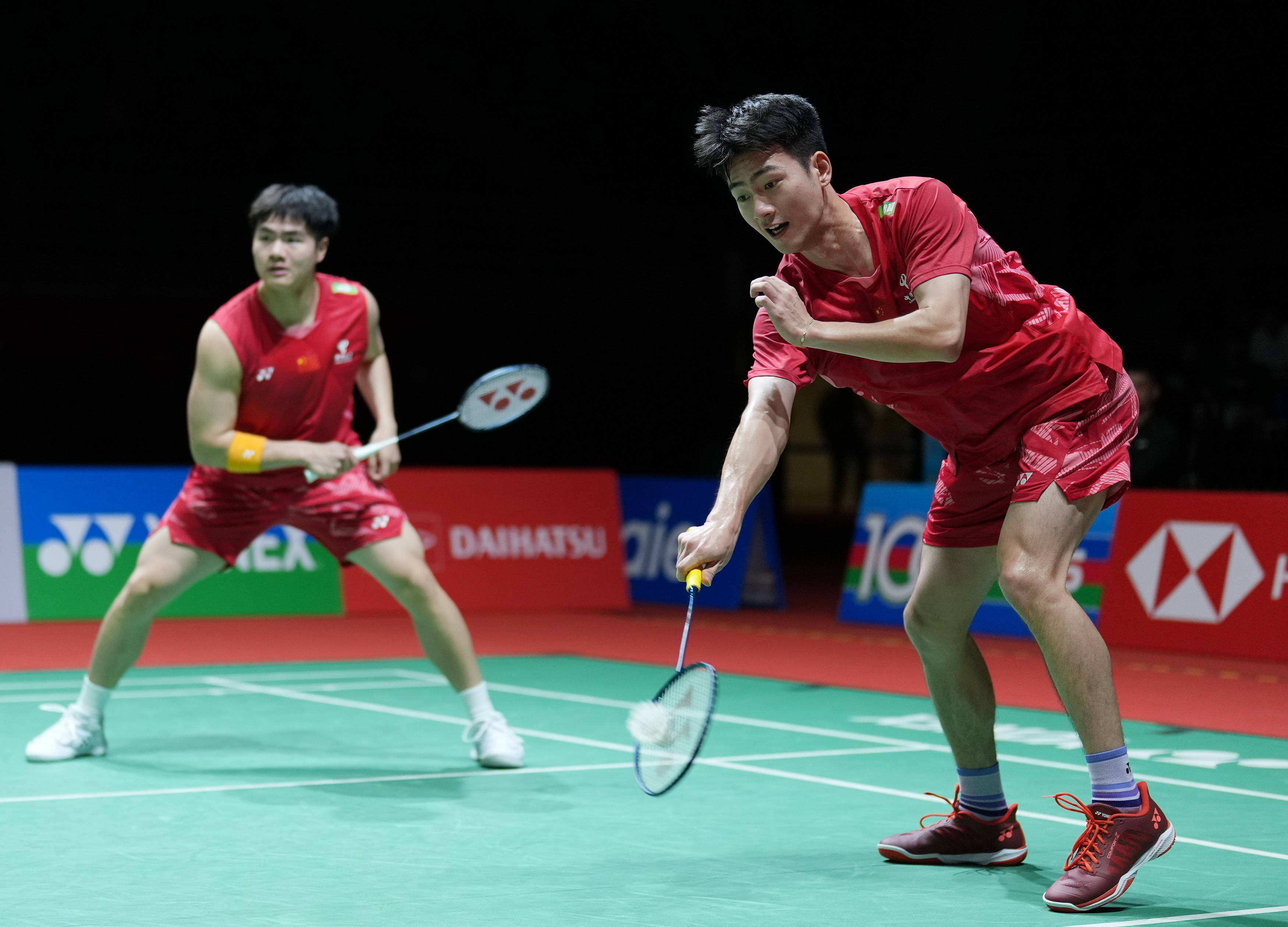 英格兰羽毛球队鏖战日本羽毛球队，戴资颖关键制胜