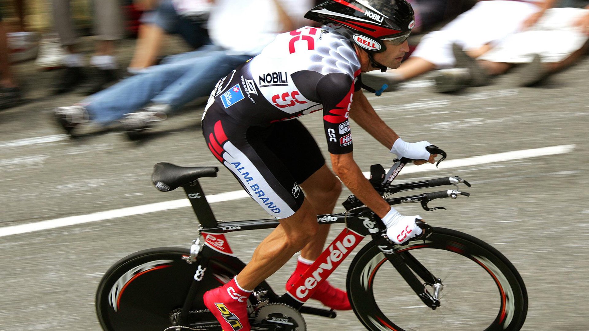 牙买加闪电制霸曼城,若日尼奥中场魔术师成为全场焦点